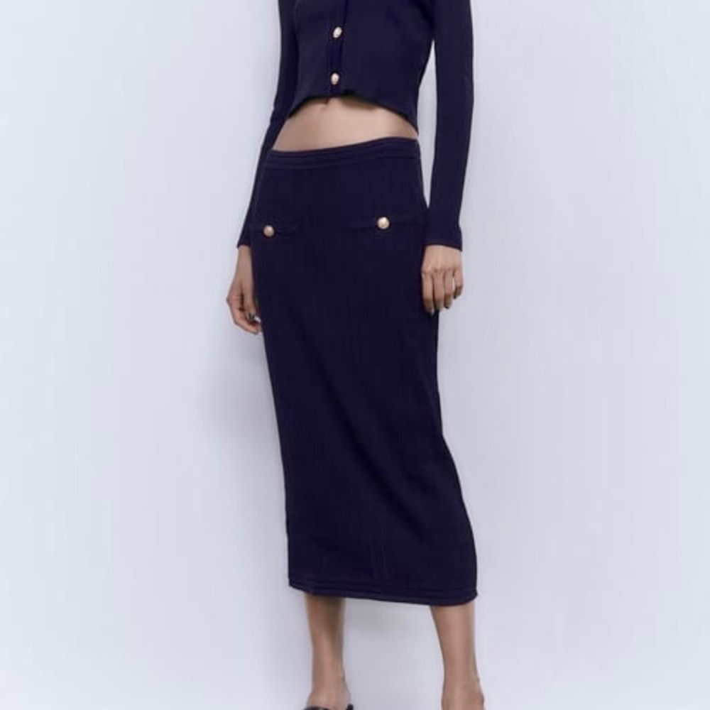 💙 ZARA Knit Midi Skirt with Golden Buttons
